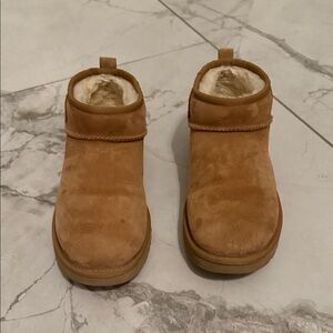 UGG Ultra Mini Chestnut
